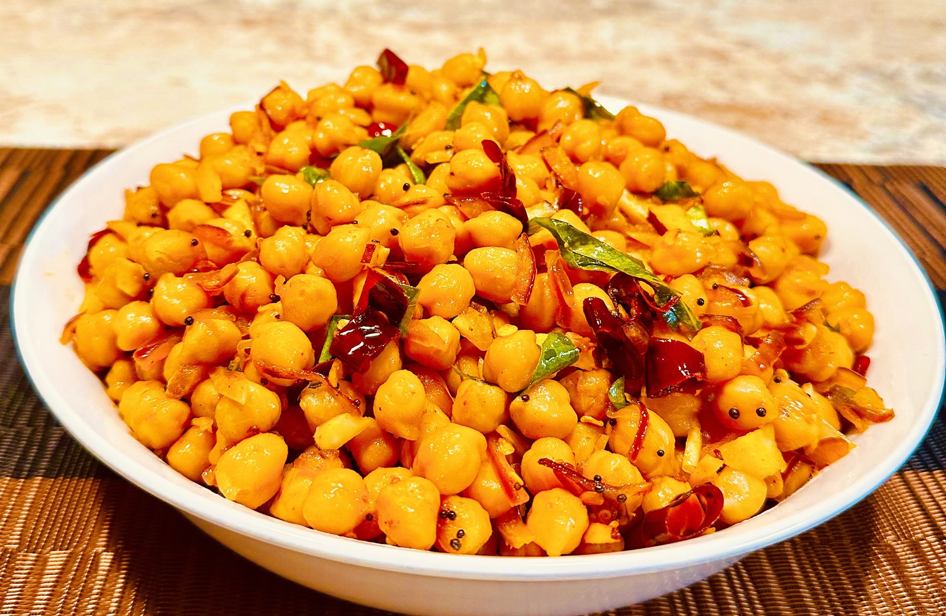 Spiced chickpeas dish